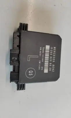 Mercedes-Benz C W203 Door control unit/module 2038206526 351369