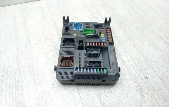 Peugeot 208 Comfort/convenience module 9678355980 E1066960