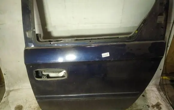 Chrysler Voyager Rear door melynos
