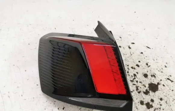 Peugeot 3008 II Rear/tail lights 9810477180 81550101 00339894