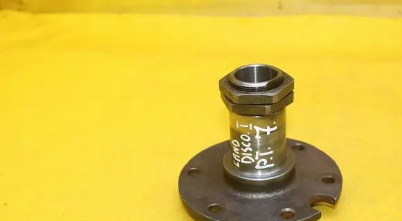 Land Rover Discovery Rear wheel hub
