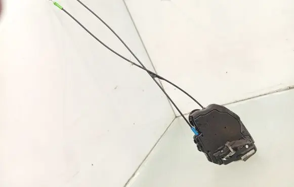 Toyota Auris 150 Rear door lock