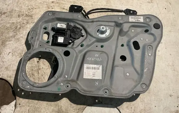 Volkswagen Touran I Front window lifting mechanism without motor 1T1837730AC 00754897 117104E