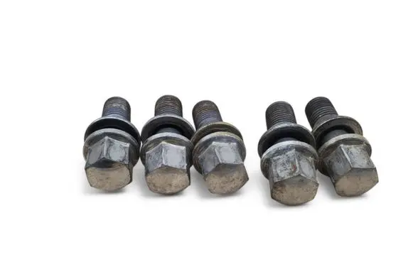 Maserati Levante Nuts/bolts 