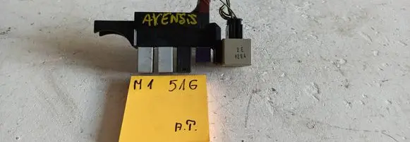 Toyota Avensis T250 Fuse box set 8198050030