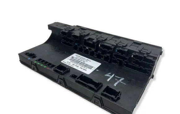 Mercedes-Benz E W211 Fuse module 2115456701 5DK00804746