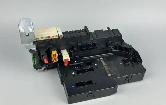 Mercedes-Benz E W212 SAM control unit A2129000022 2129000022 5DK01102336