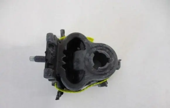 Citroen C3 Picasso Muffler mount bracket/holder 9821893480