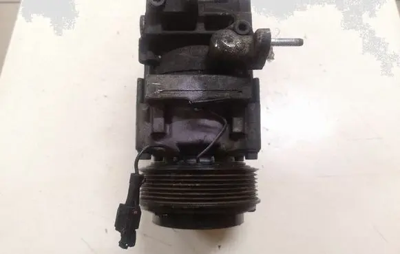 KIA Sorento Air conditioning (A/C) compressor (pump) 977013E350
