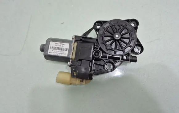 Mini One - Cooper Coupe R56 Front door window regulator motor 2757043