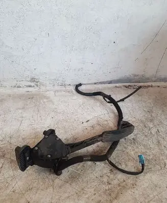 Volvo S60 Accelerator throttle pedal 9496622