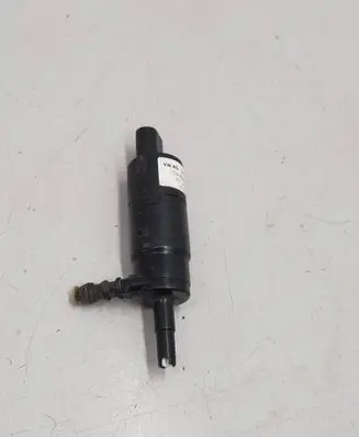 Volkswagen Touran I Headlight washer pump 3B7955681 001016