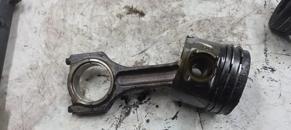 BMW 3 E90 E91 Piston 