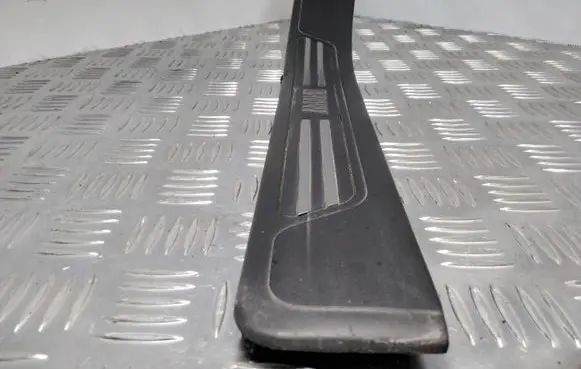 BMW 7 E38 Rear sill trim cover 8125938