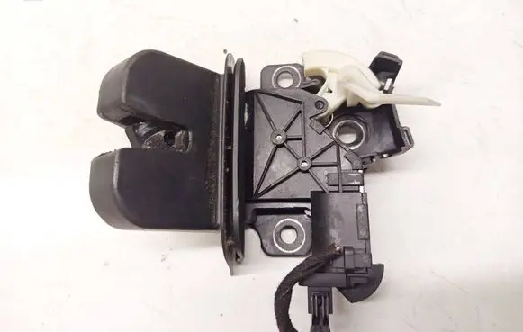 Audi A4 S4 B7 8E 8H Tailgate/trunk/boot lock/catch/latch 8P4827505C