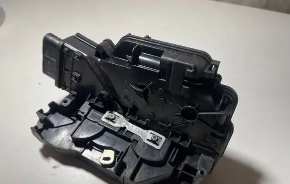 Ford Grand C-MAX Sliding door lock AM5AU26413CC