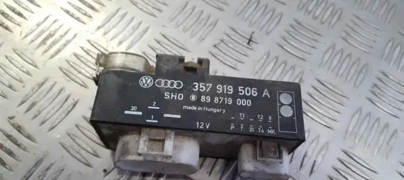 Volkswagen Golf III Coolant fan relay 357919506a 898719000