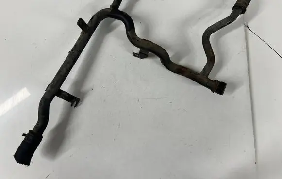 Volkswagen Touran I Engine coolant pipe/hose