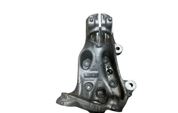 BMW 2 F22 F23 Front wheel hub spindle knuckle 6853652 31216853652