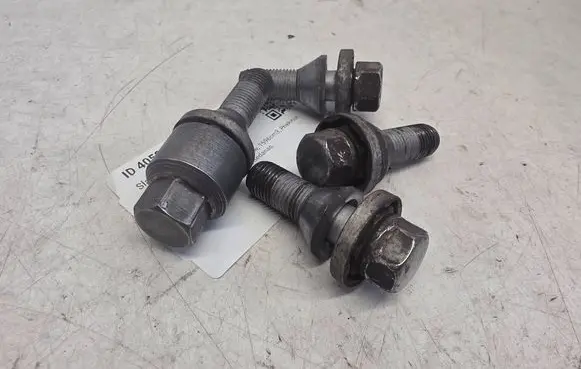 Volvo S60 Anti-theft wheel nuts and lock 1234