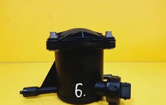 Peugeot 405 Fuel filter housing 9613344580