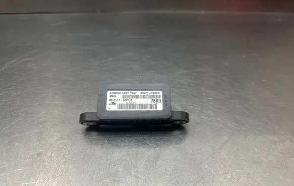 Suzuki Grand Vitara II ESP acceleration yaw rate sensor 3394578K0 06211702213