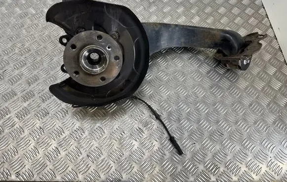 BMW 2 F45 Rear wheel hub 6799739