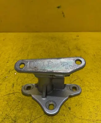 Mercedes-Benz ML W164 Front door lower hinge 
