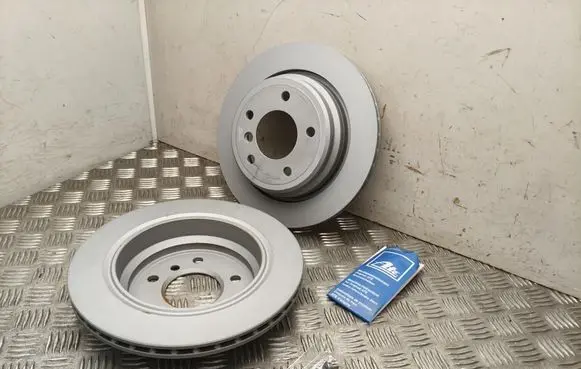 BMW 5 E39 Rear brake disc 24012001541