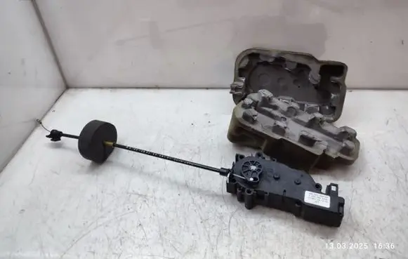 Mercedes-Benz GL X166 Tailgate/trunk/boot lift motor A2047500060 A1667570096