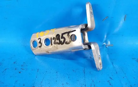 Mitsubishi Outlander Front door hinge set 5702A005