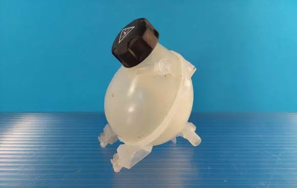 Peugeot 208 Coolant expansion tank/reservoir 9800777280