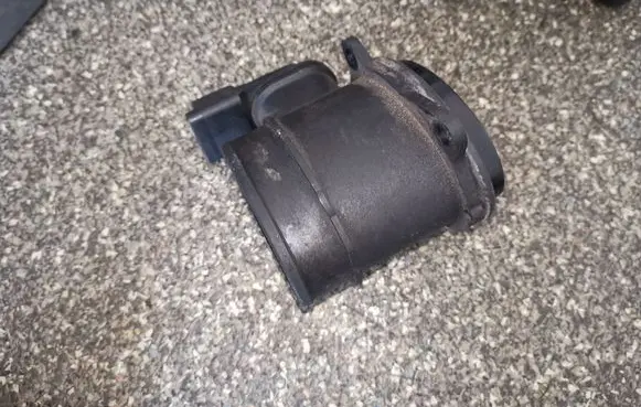 Peugeot 308 Mass air flow meter 9650010780