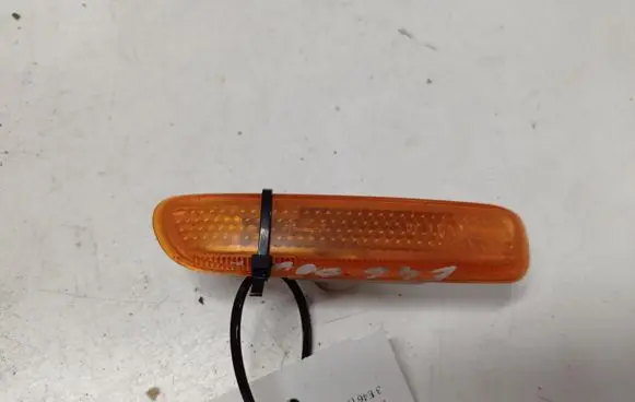 BMW 3 E46 Front fender indicator light 8370719