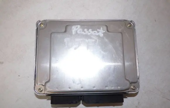 Volkswagen PASSAT B5.5 Engine control unit/module 038906019GT 28SA5629 0281010942