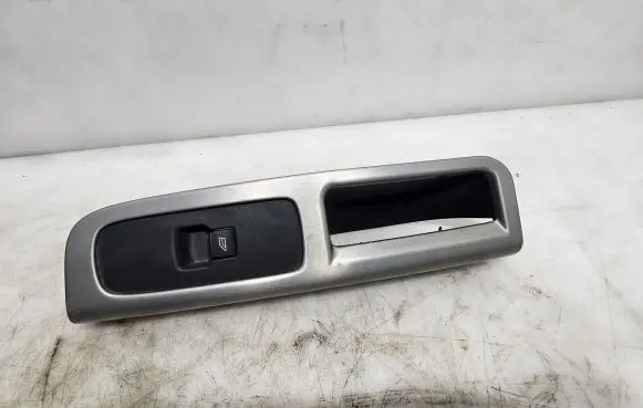 Volvo V50 Electric window control switch 8663815