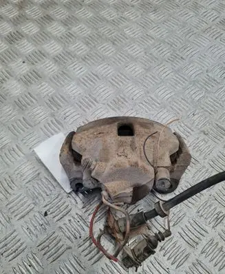 Volkswagen PASSAT B6 Front brake caliper