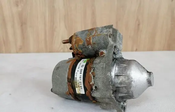Mercedes-Benz B W245 Starter motor 0051512101 A0051512101
