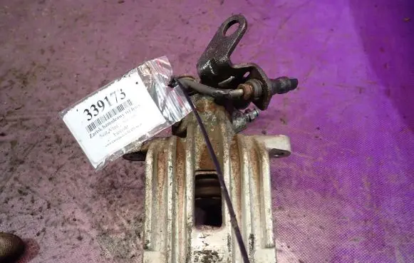 Rear brake caliper