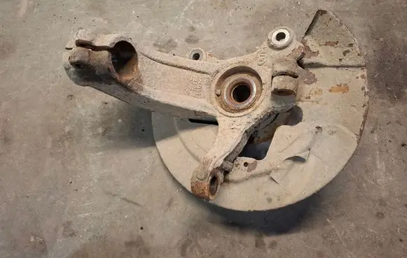 Volvo XC60 Front wheel hub 7G913K170
