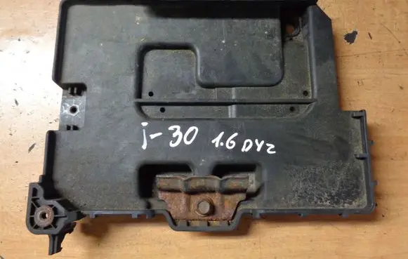 Hyundai i30 Battery tray 37150A5000