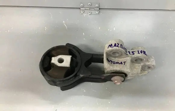 Mazda 2 Engine mounting bracket DA6V39040 DA6V-39040 DA6T39010