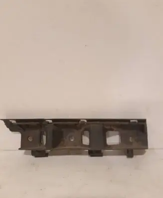 Volkswagen PASSAT B6 Front bumper mounting bracket 3C0807184