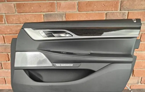 BMW 7 G11 G12 Front door card panel trim