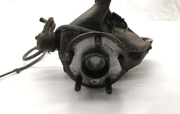 Front wheel hub