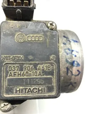 Audi A4 S4 B5 8D Mass air flow meter 037906461B T11295 AFH6010A
