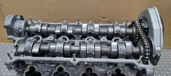 Audi V8 Engine head 077103373DE