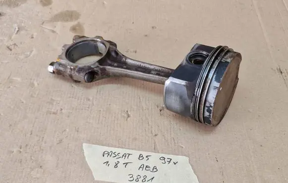 Volkswagen PASSAT B5 Piston 81P26