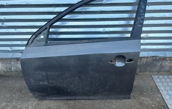 KIA Ceed Front door