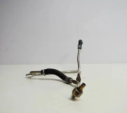 Volkswagen PASSAT B8 Brake vacuum hose/pipe 04L131582B